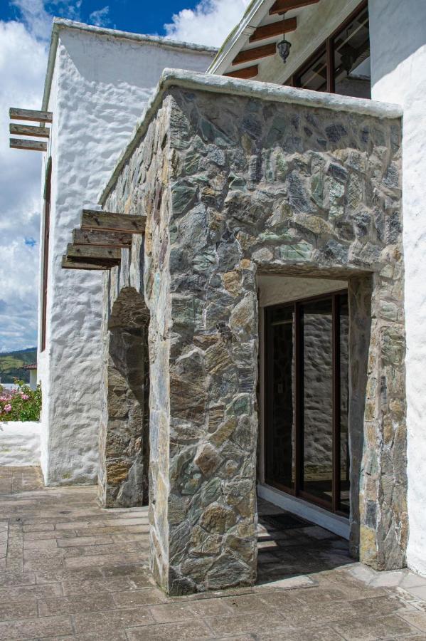 Sobre Piedras Lodge And Family Otavalo Dış mekan fotoğraf