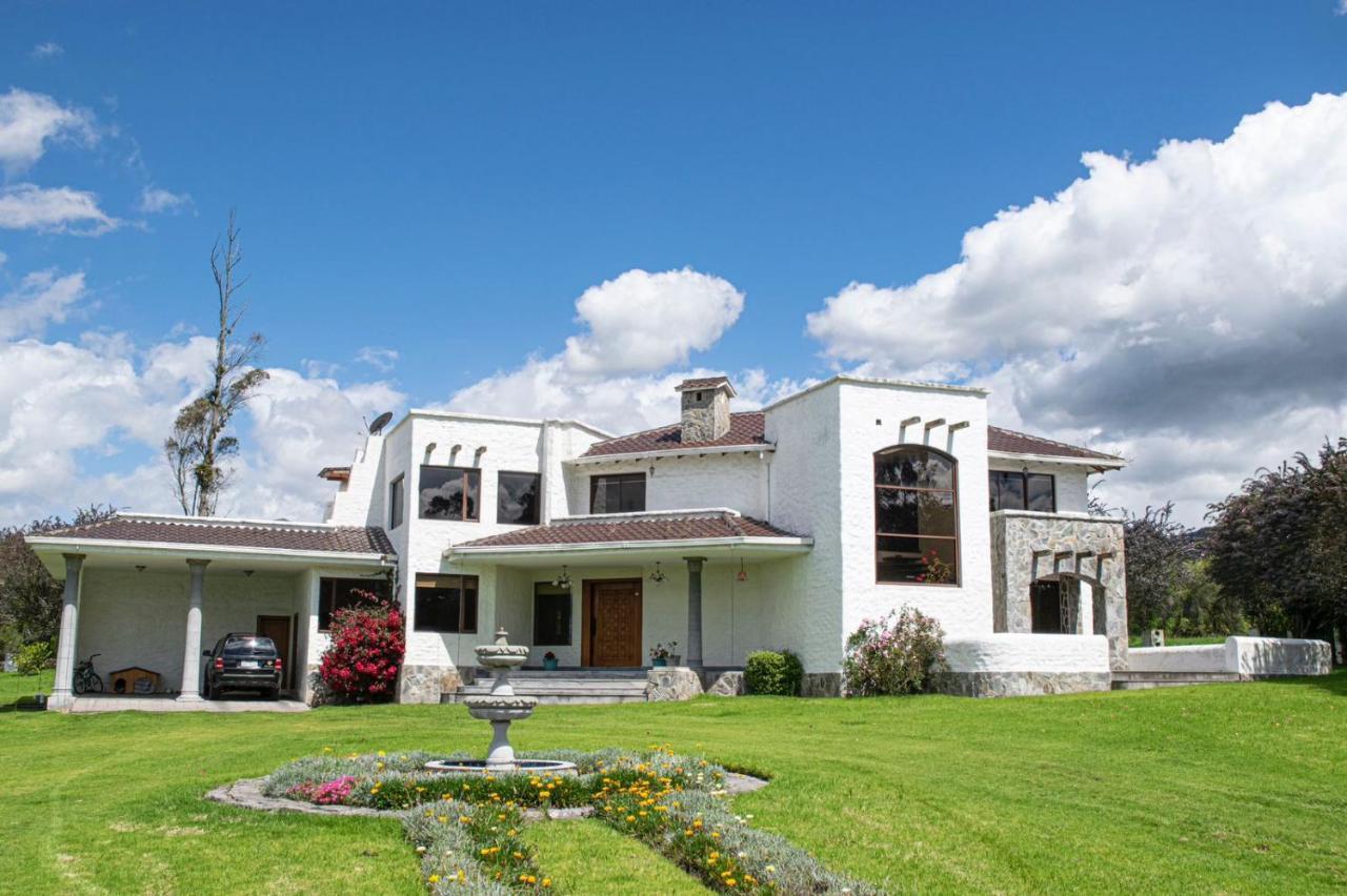Sobre Piedras Lodge And Family Otavalo Dış mekan fotoğraf